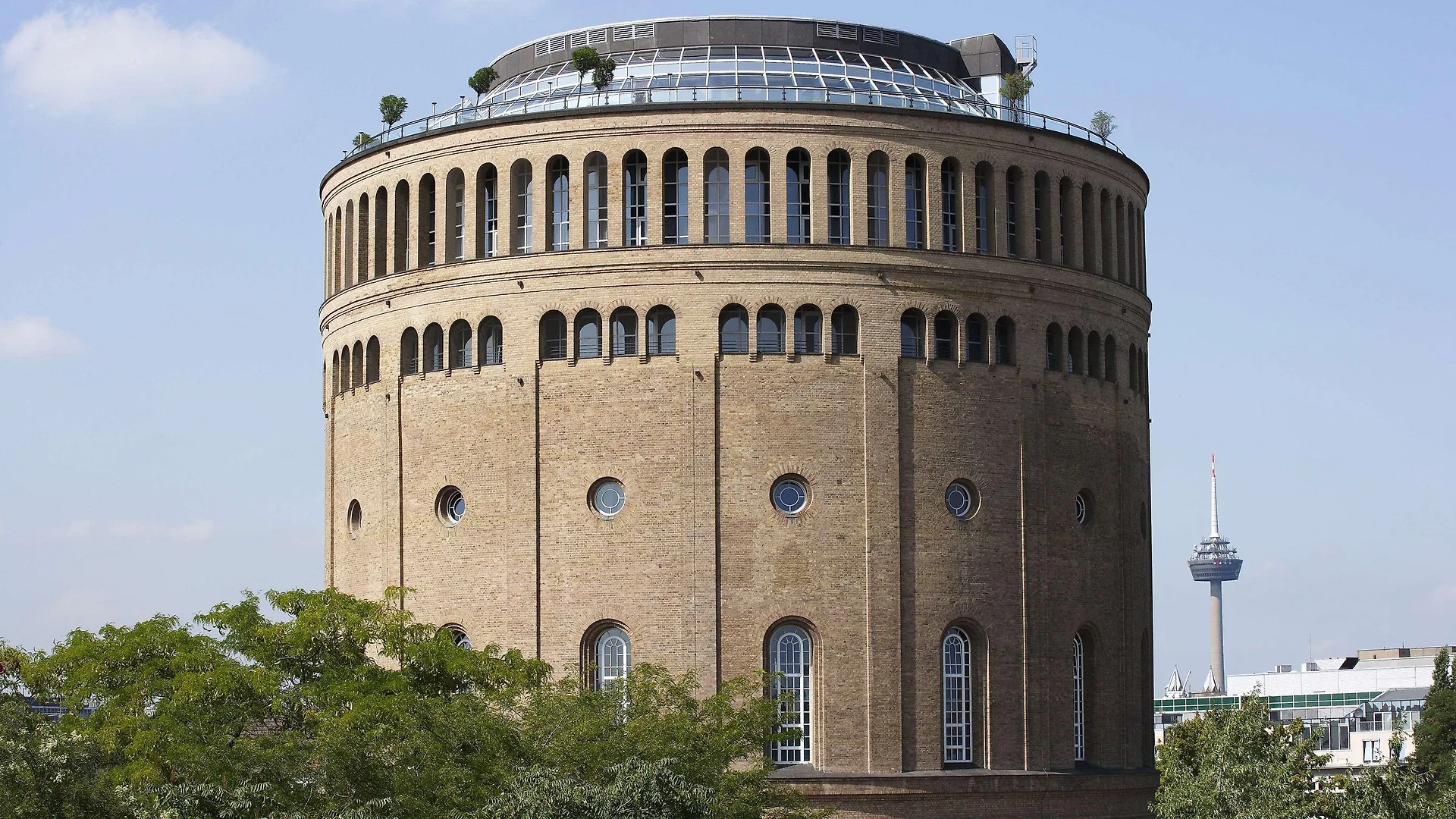 Wasserturm Hotel Cologne, Curio Collection By Hilton