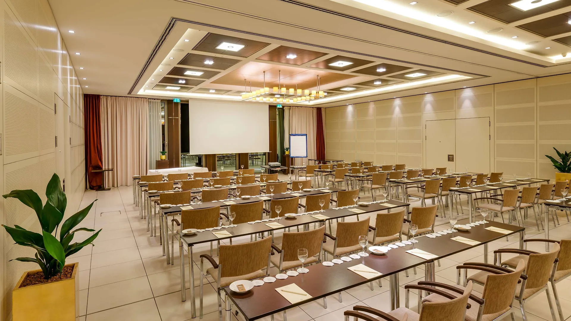 ****  Wasserturm Hotel Cologne, Curio Collection By Hilton Germany