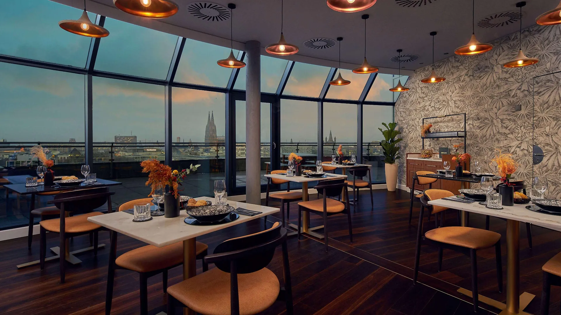Wasserturm Hotel Cologne, Curio Collection By Hilton