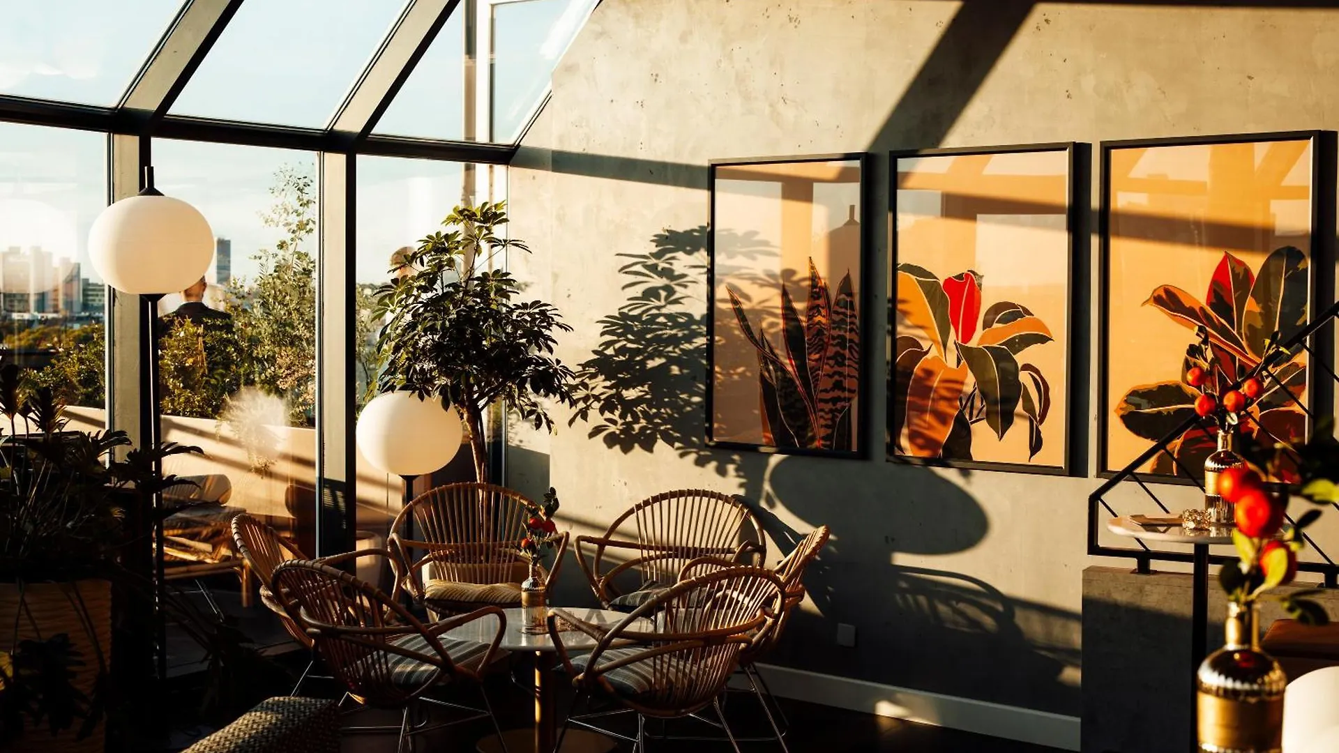 Wasserturm Hotel Cologne, Curio Collection By Hilton