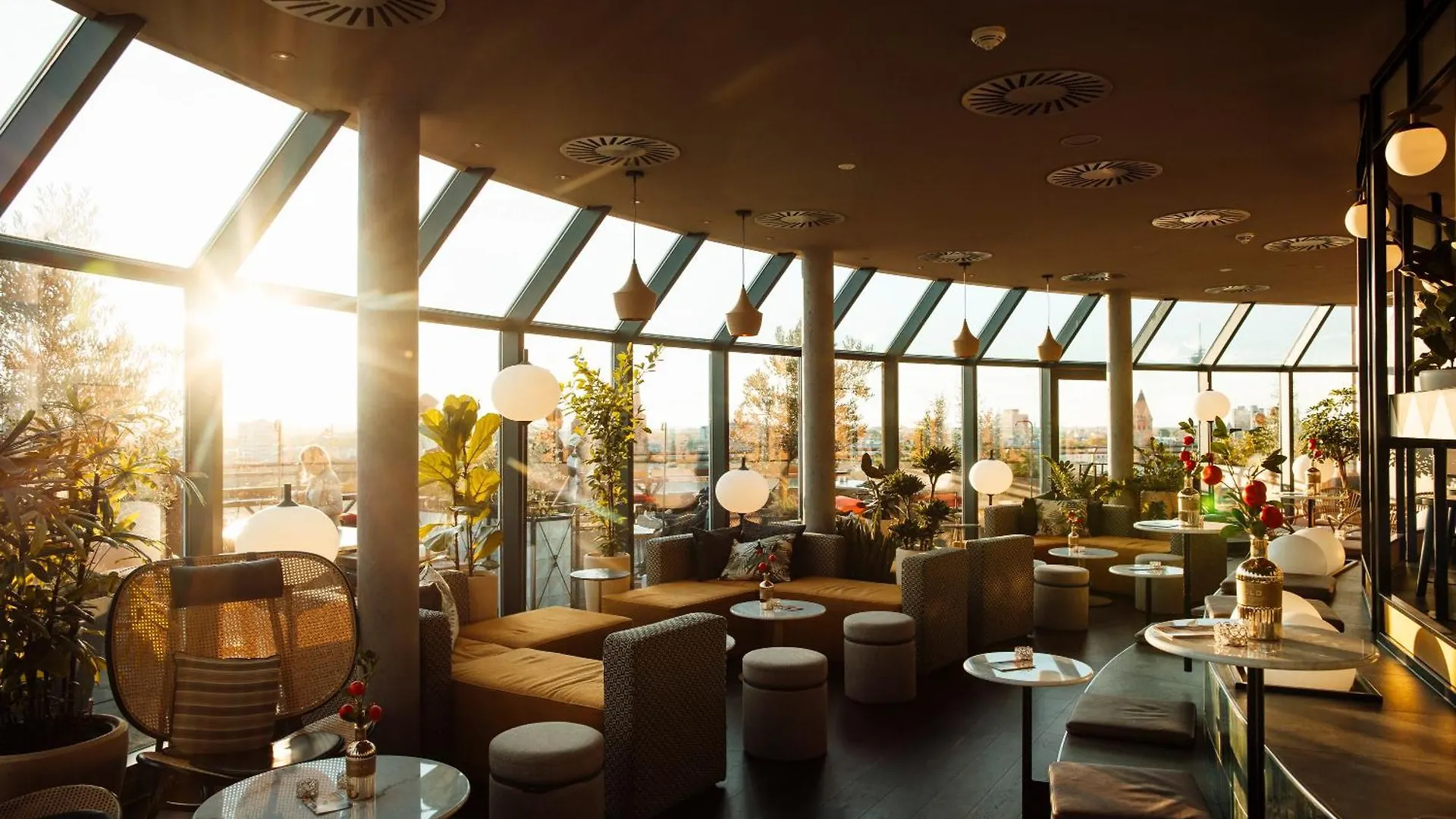 Wasserturm Hotel Cologne, Curio Collection By Hilton 4*,