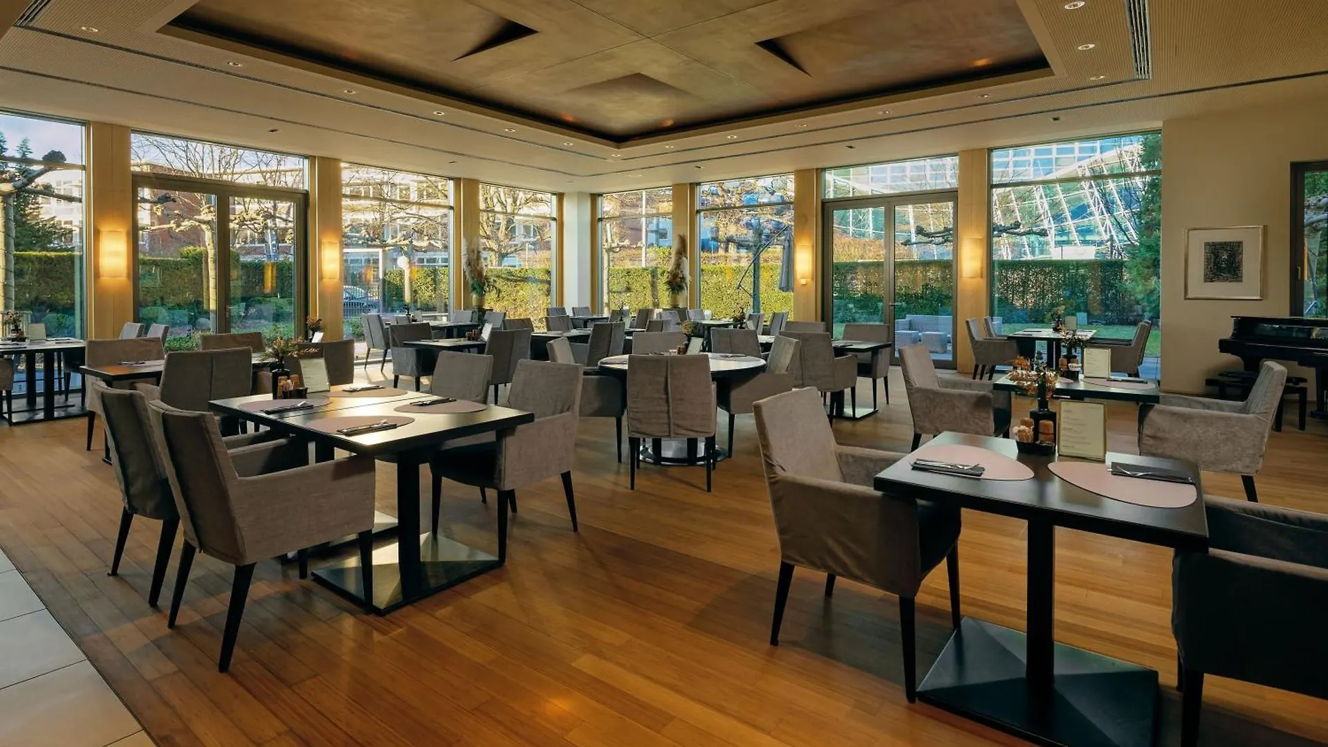 Wasserturm Hotel Cologne, Curio Collection By Hilton