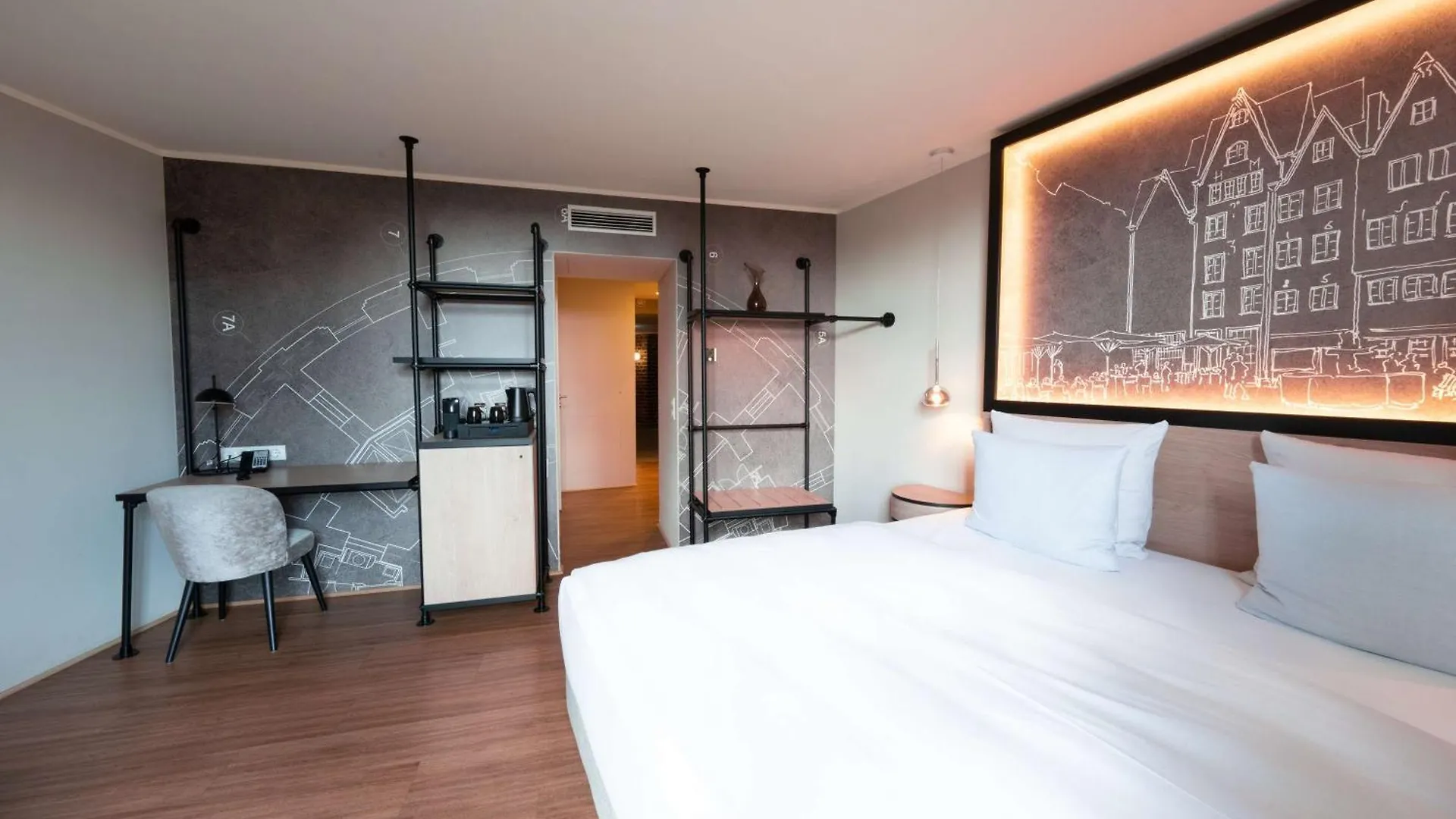 Wasserturm Hotel Cologne, Curio Collection By Hilton