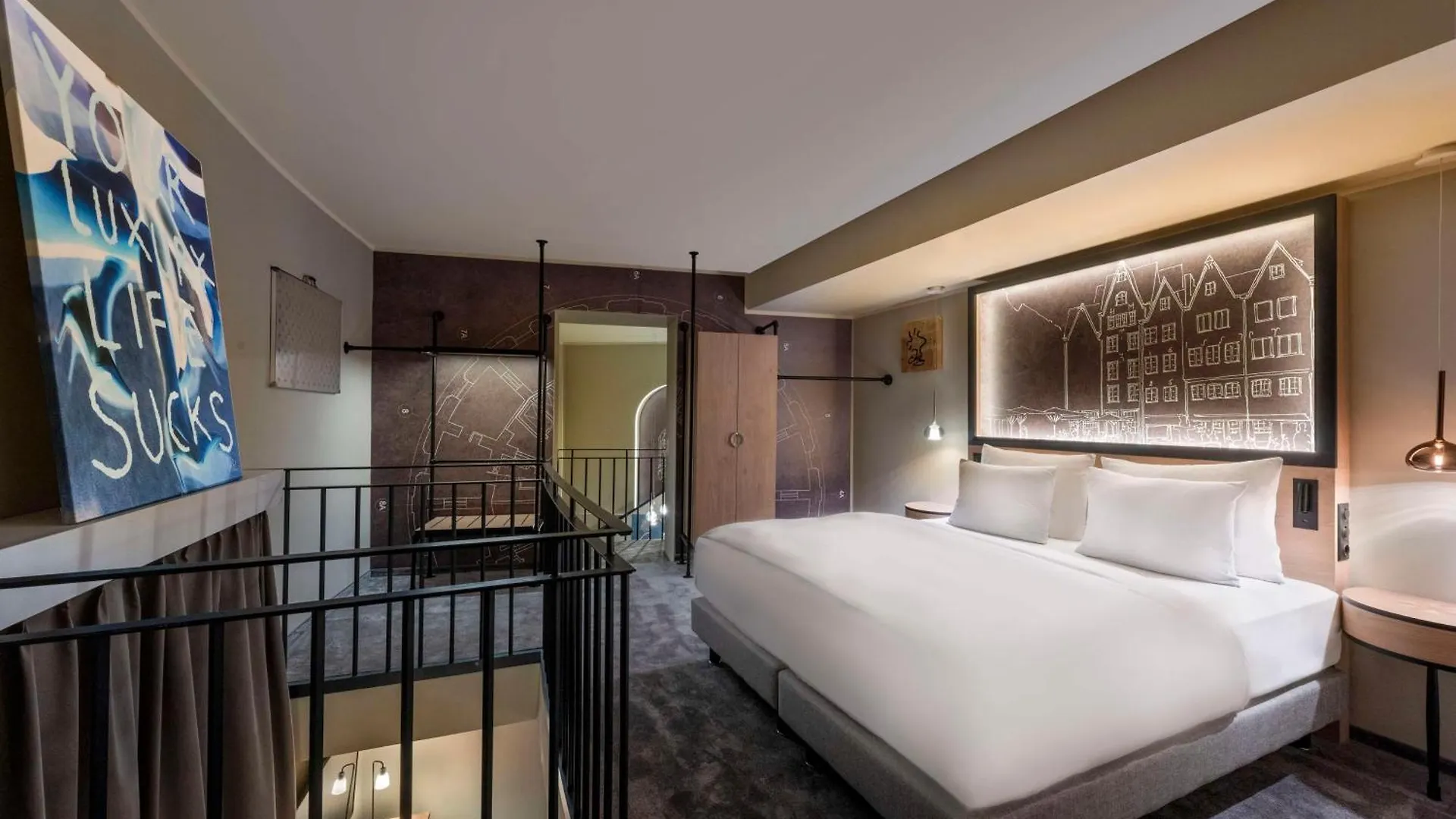 Wasserturm Hotel Cologne, Curio Collection By Hilton
