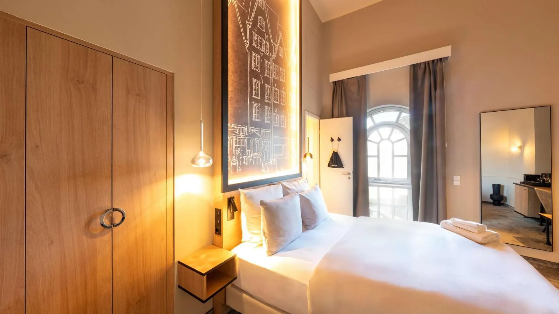 Wasserturm Hotel Cologne, Curio Collection By Hilton