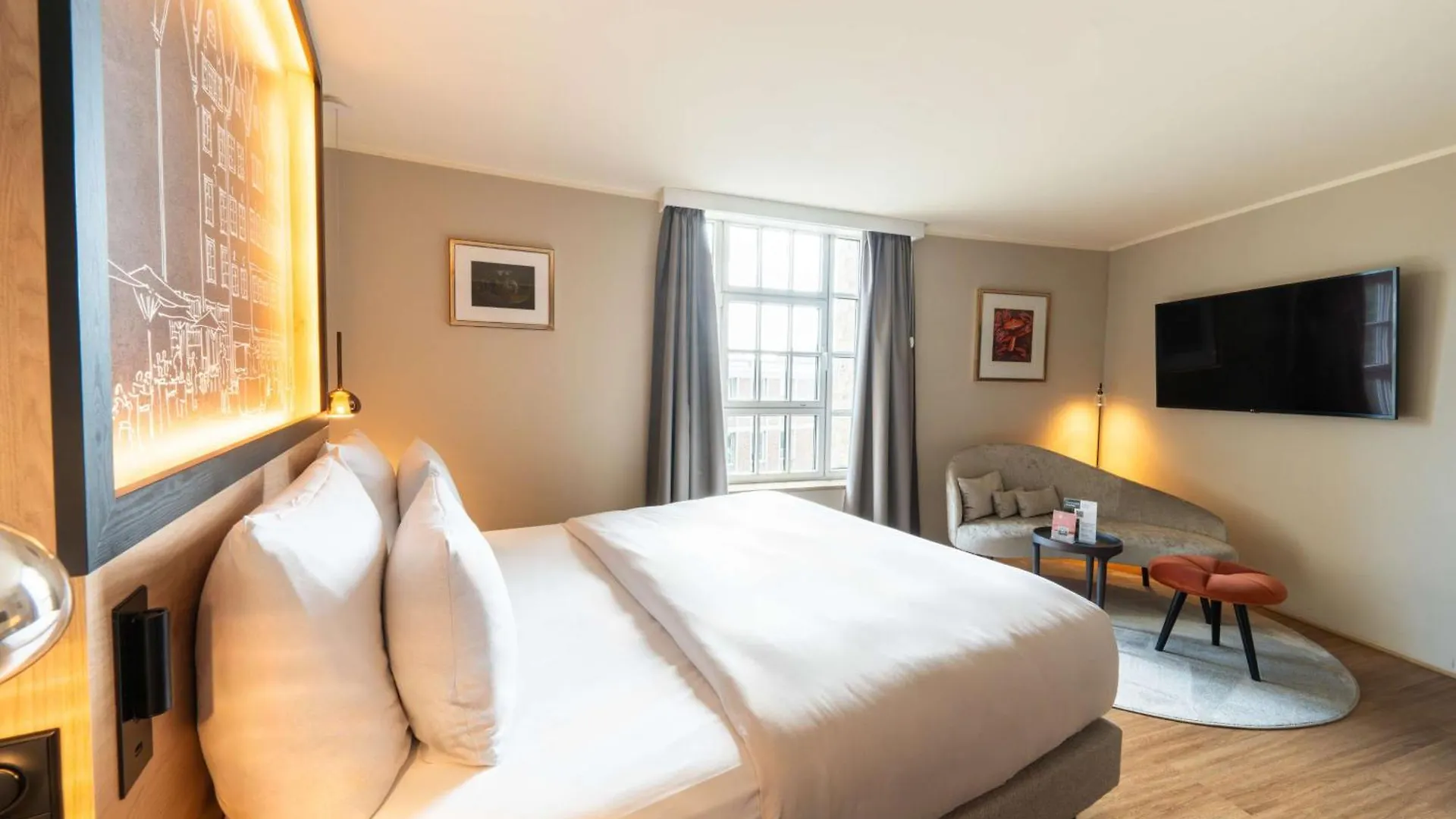 Wasserturm Hotel Cologne, Curio Collection By Hilton
