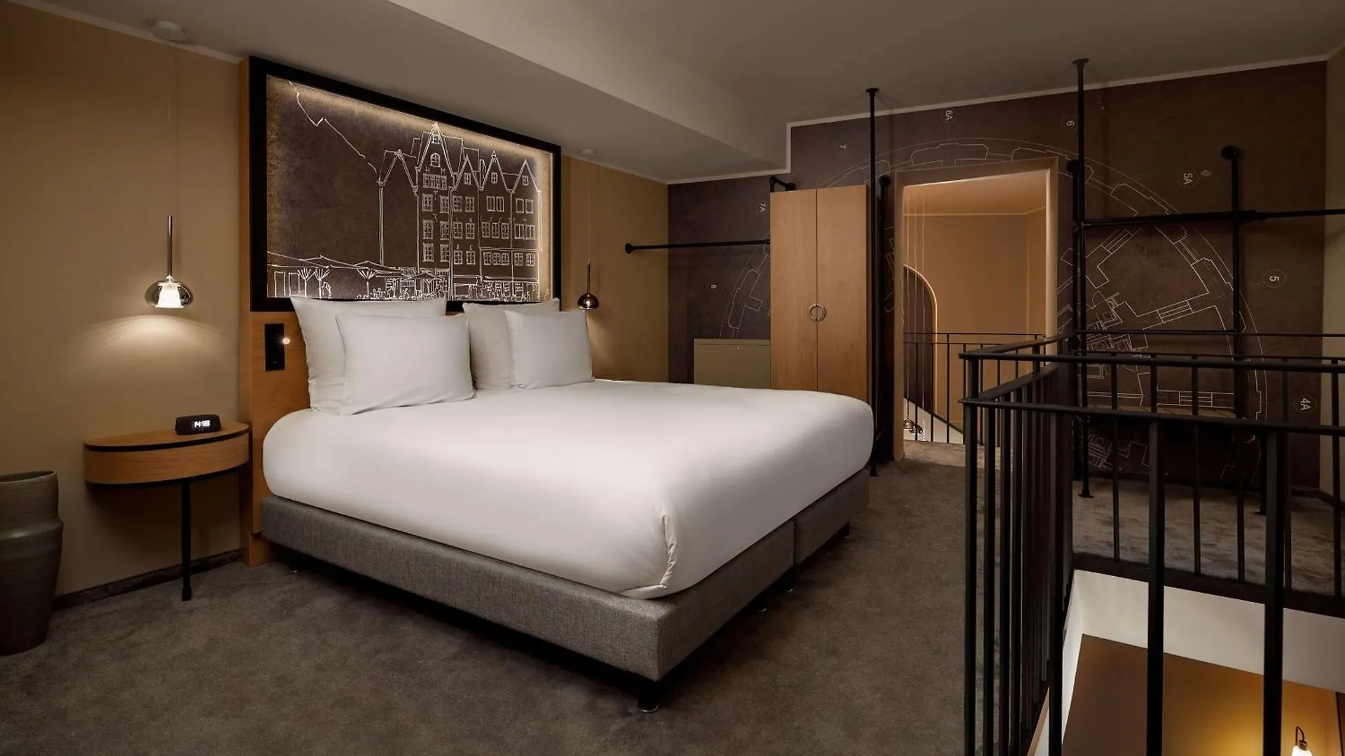 Wasserturm Hotel Cologne, Curio Collection By Hilton