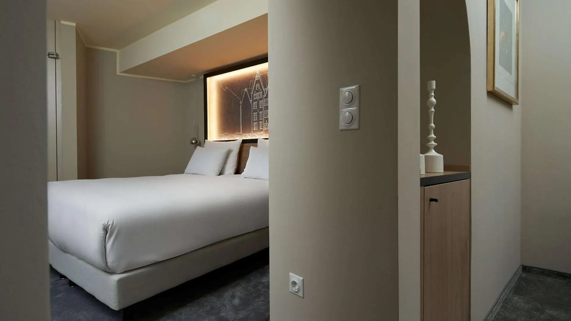 Wasserturm Hotel Cologne, Curio Collection By Hilton
