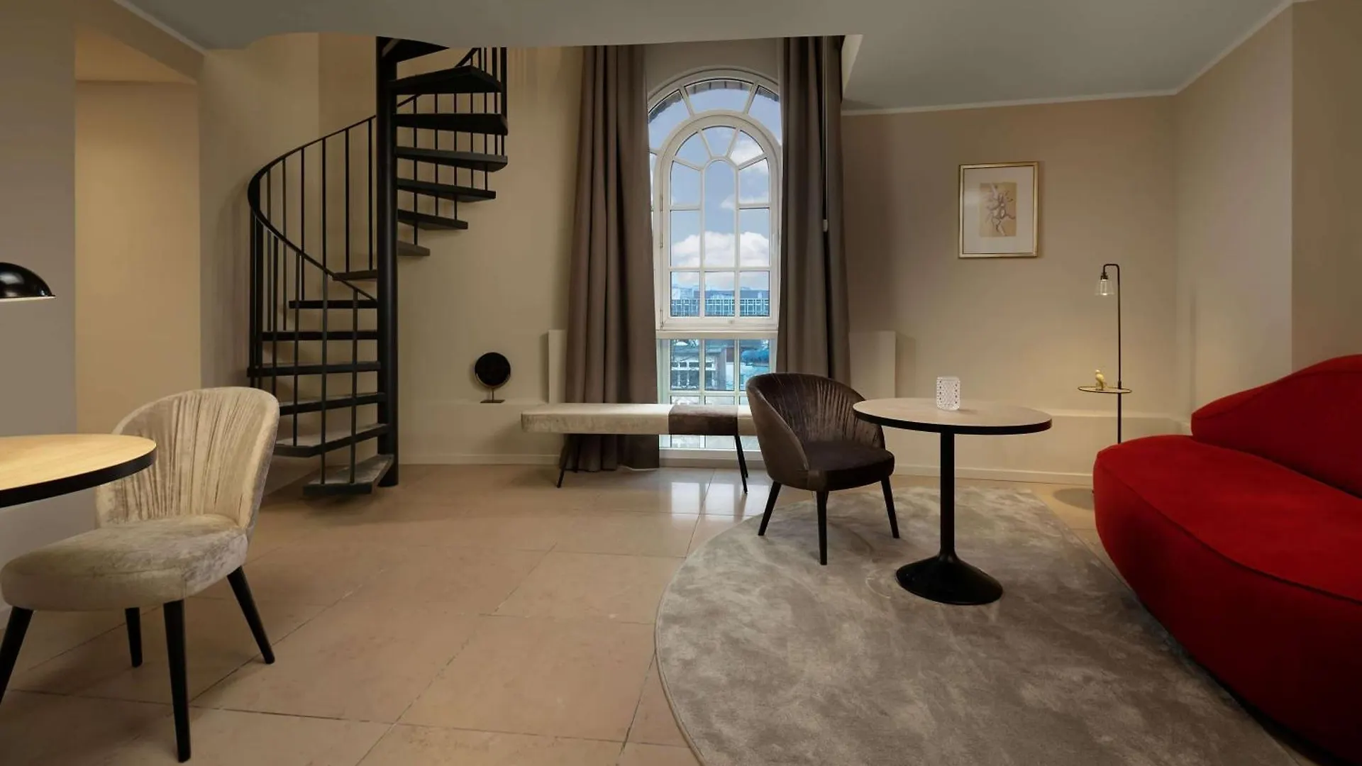 Wasserturm Hotel Cologne, Curio Collection By Hilton