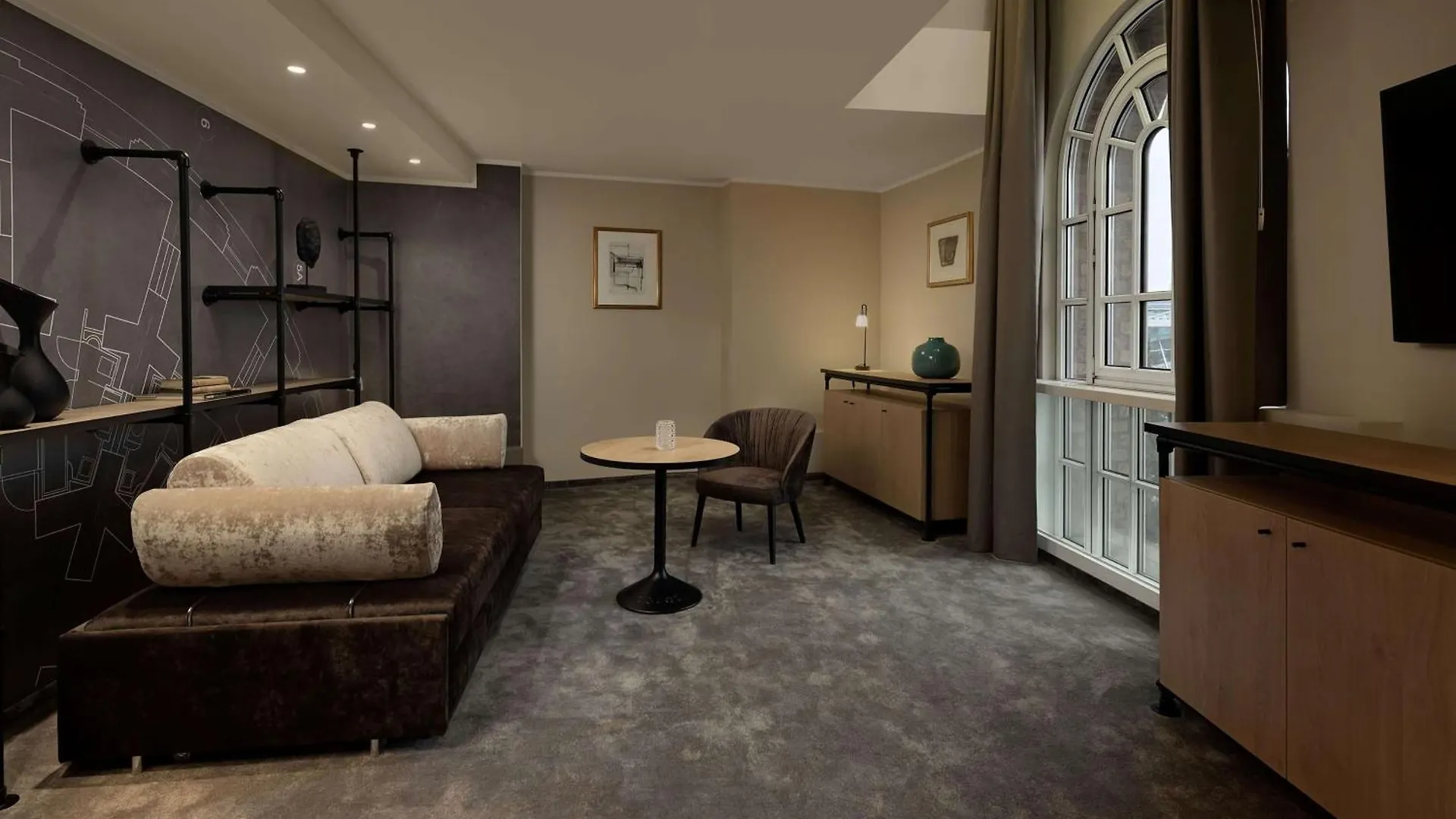 ****  Wasserturm Hotel Cologne, Curio Collection By Hilton Germany