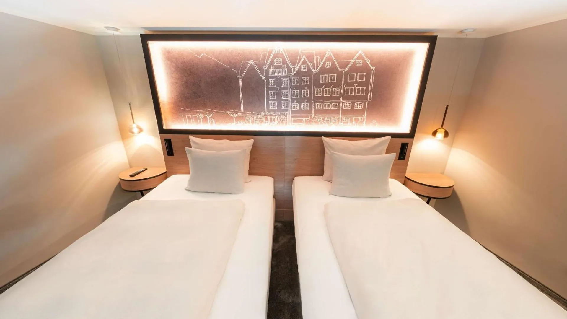 Wasserturm Hotel Cologne, Curio Collection By Hilton