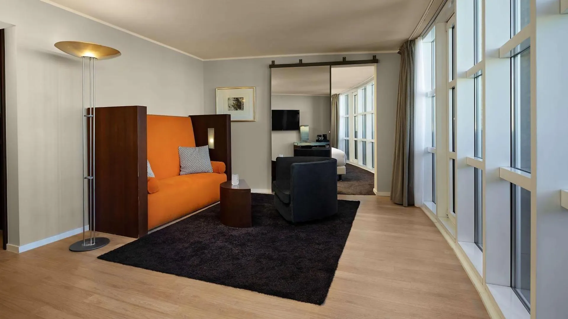 Wasserturm Hotel Cologne, Curio Collection By Hilton