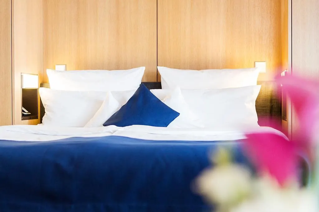 Wasserturm Hotel Cologne, Curio Collection By Hilton